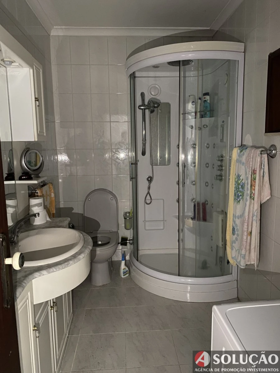 Moradia T4 para Venda em Resende Foto 13