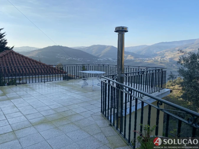 Moradia T4 para Venda em Resende Foto 3