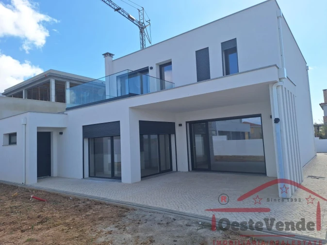 Moradia T4 para Venda em Lourinhã e Atalaia Foto 6