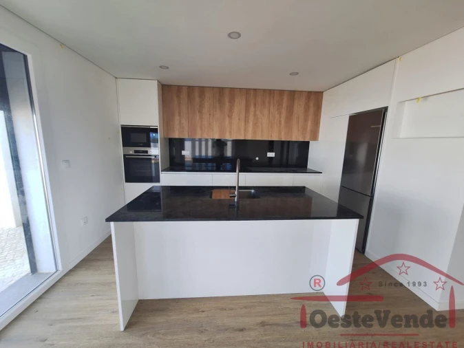 Moradia T4 para Venda em Lourinhã e Atalaia Foto 9
