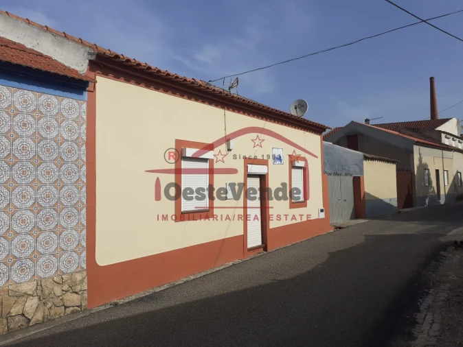 Moradia T2 para Venda em Peral Foto 2