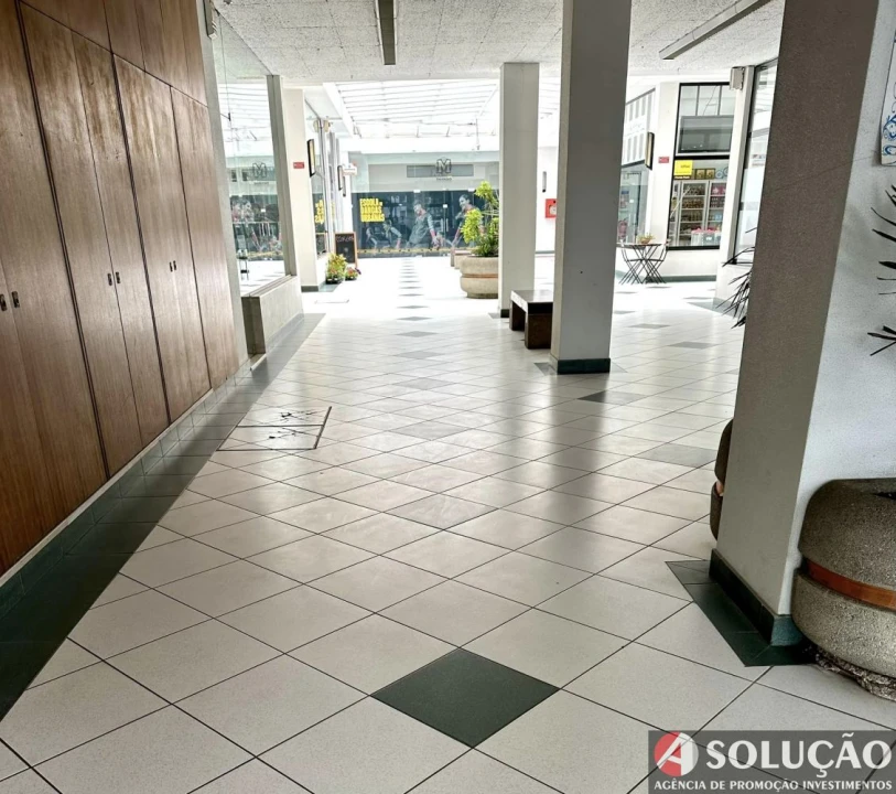 Loja para Venda em Santo Tirso, Couto (Santa Cristina e São Miguel) e Burgães Foto 5