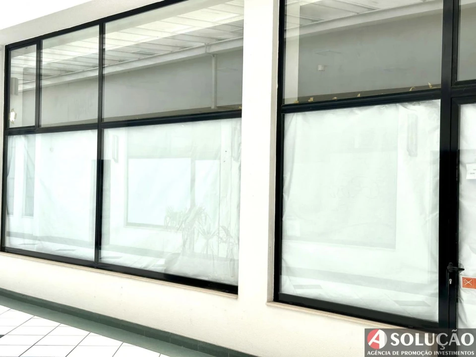 Loja para Venda em Santo Tirso, Couto (Santa Cristina e São Miguel) e Burgães Foto 2