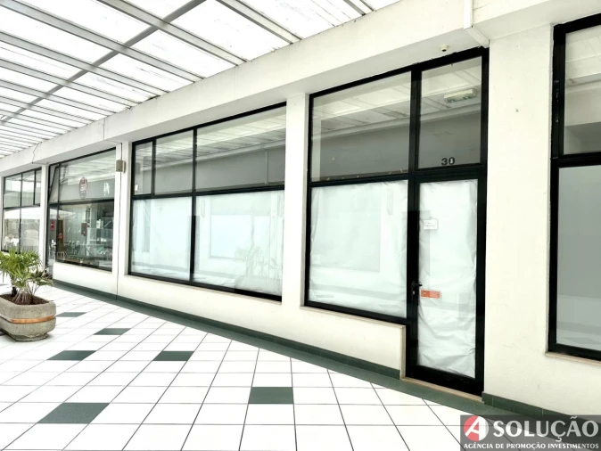 Loja para Venda em Santo Tirso, Couto (Santa Cristina e São Miguel) e Burgães Foto 1