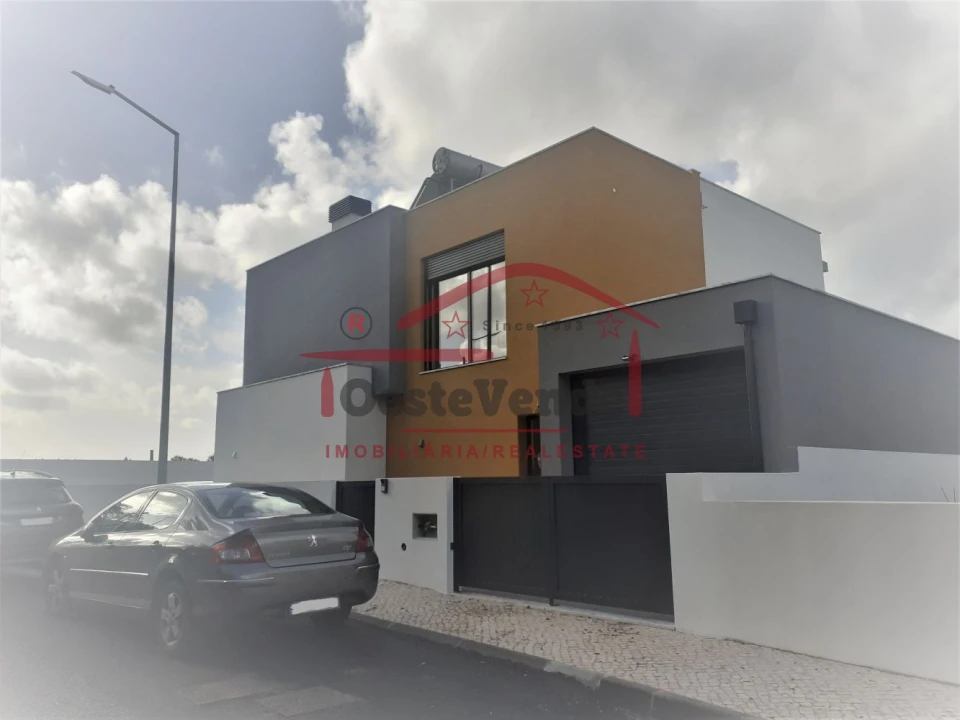 Moradia T3 para Venda em Peral Foto 2