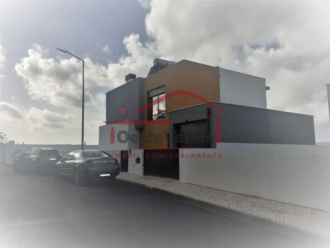 Moradia T3 para Venda em Peral