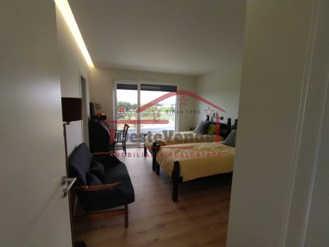 Moradia T3 para Venda em Peral Foto 14