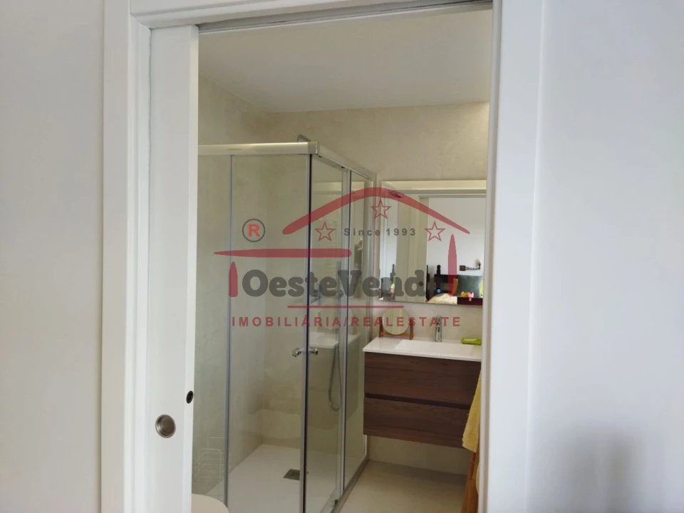 Moradia T3 para Venda em Peral Foto 20