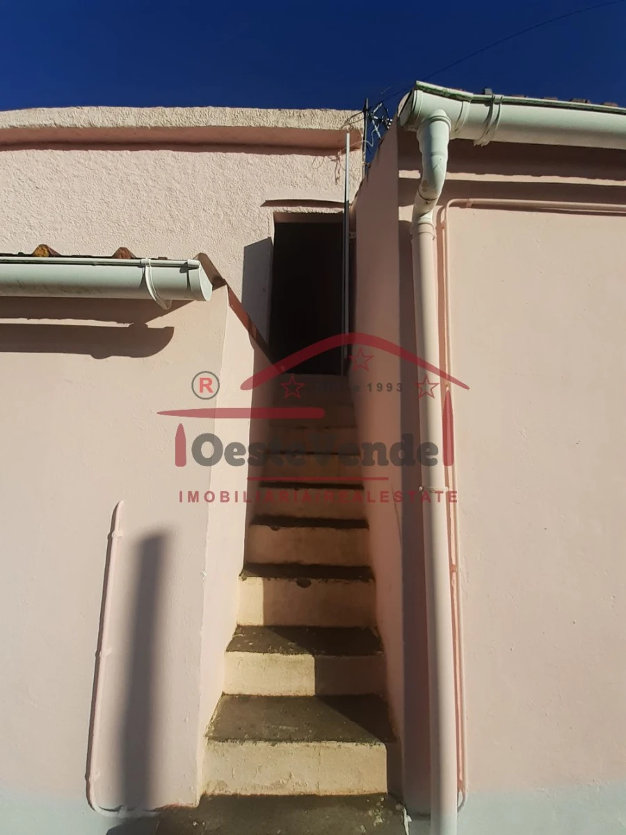 Moradia T2 para Venda em Peral Foto 8