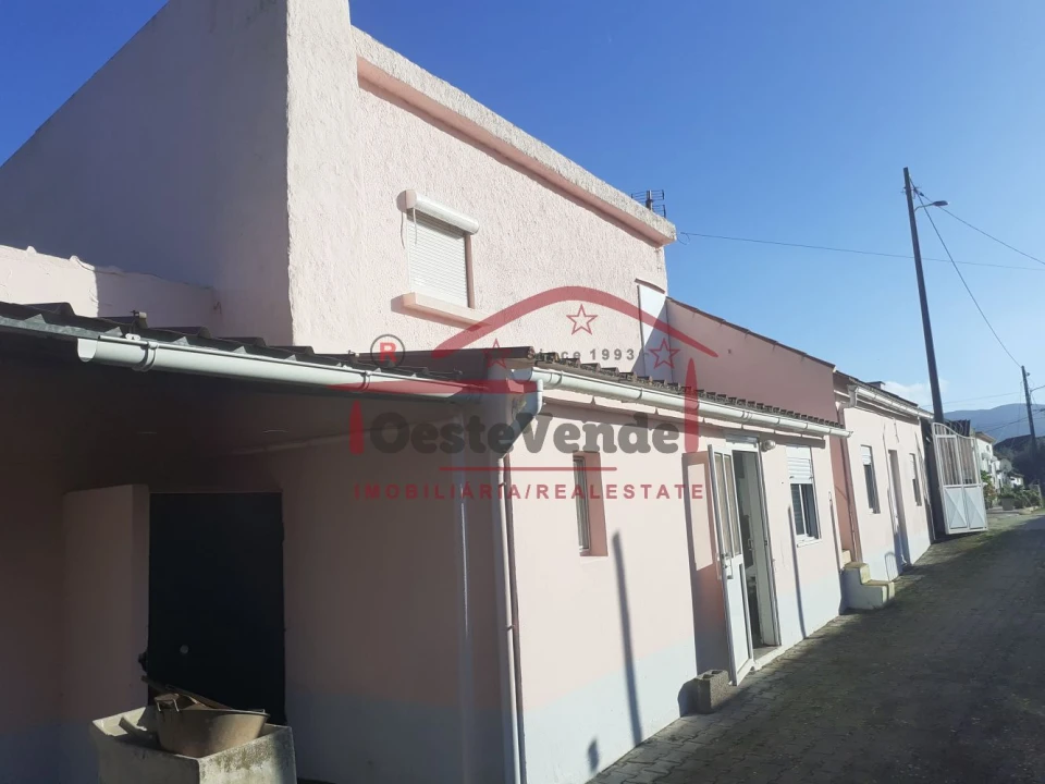 Moradia T2 para Venda em Peral Foto 4