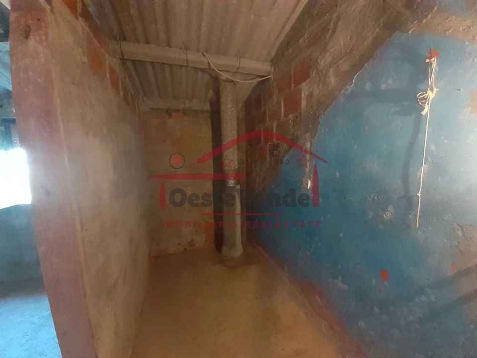 Moradia T2 para Venda em Peral Foto 30