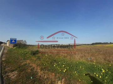Moradia T4 para Venda em Cadaval e Pêro Moniz