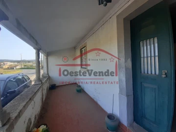 Moradia T4 para Venda em Cadaval e Pêro Moniz