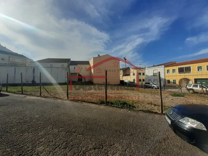 Terreno para Venda em Cadaval e Pêro Moniz Foto 2