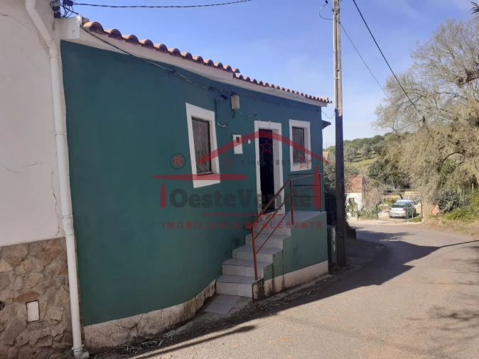 Moradia T1 para Venda em Peral Foto 1