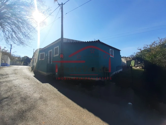 Moradia T1 para Venda em Peral Foto 3