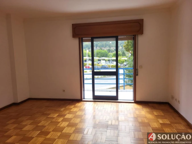 Apartamento T2 para Venda em Oliveira do Douro Foto 5