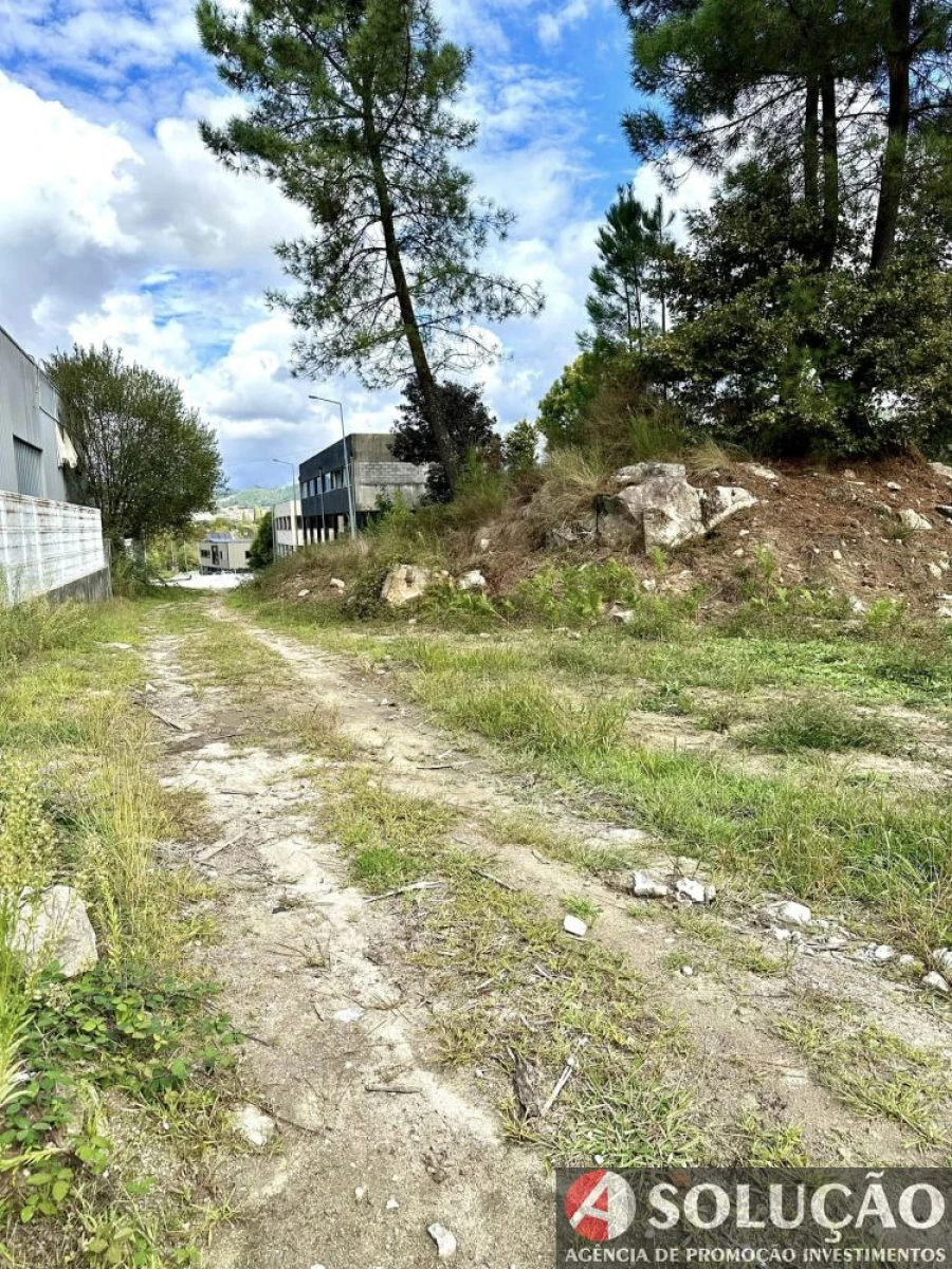 Terreno para Venda em Campos e Louredo Foto 8