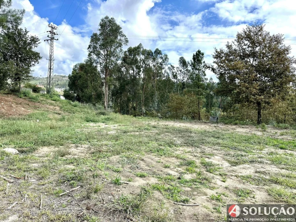 Terreno para Venda em Campos e Louredo Foto 3
