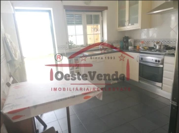 Moradia T4 para Venda em Cadaval e Pêro Moniz