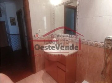 Moradia T4 para Venda em Cadaval e Pêro Moniz