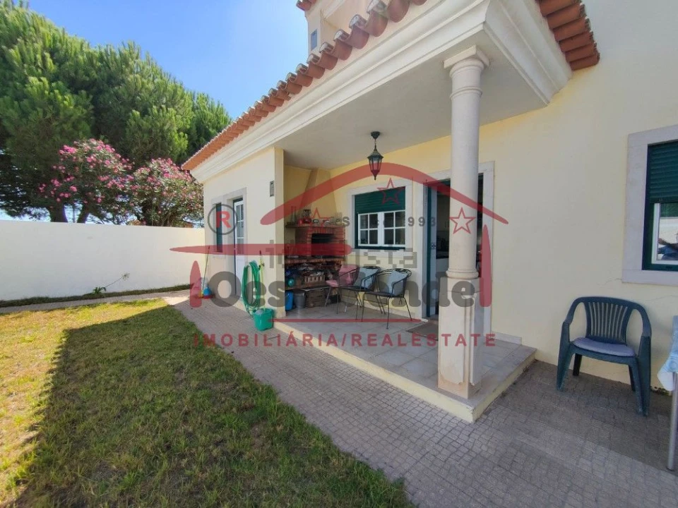 Moradia T4 para Venda em Cadaval e Pêro Moniz Foto 1