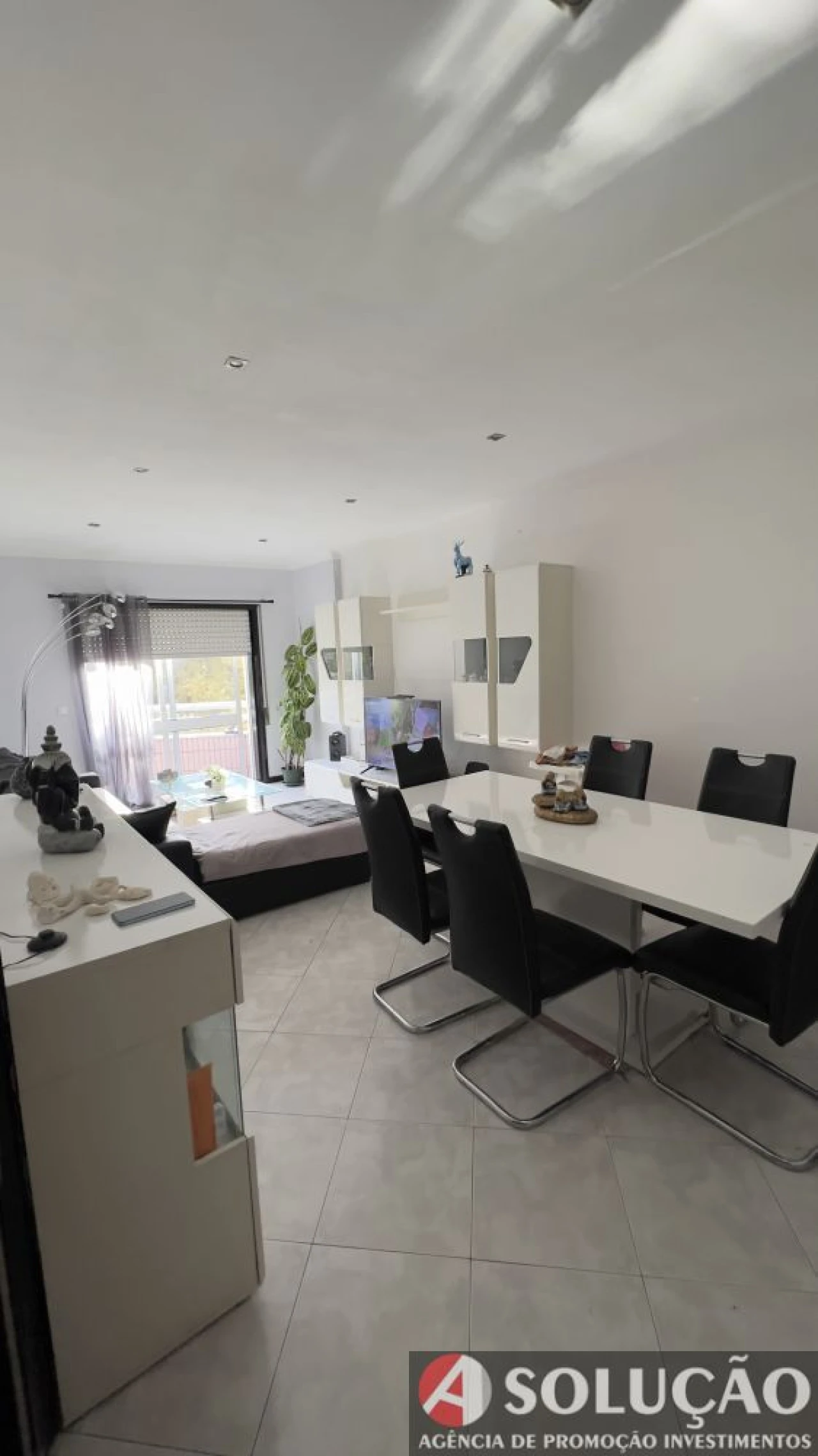 Apartamento T2 para Venda em Mafamude e Vilar do Paraíso Foto 1