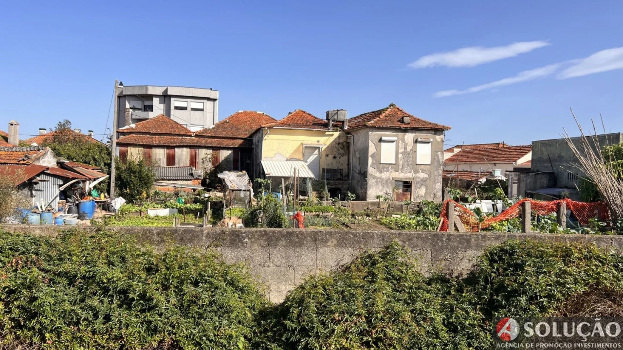 Moradia T6 para Venda em Oliveira do Douro Foto 8