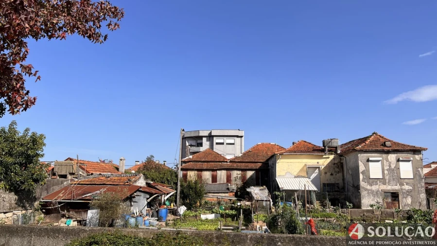 Moradia T6 para Venda em Oliveira do Douro Foto 9