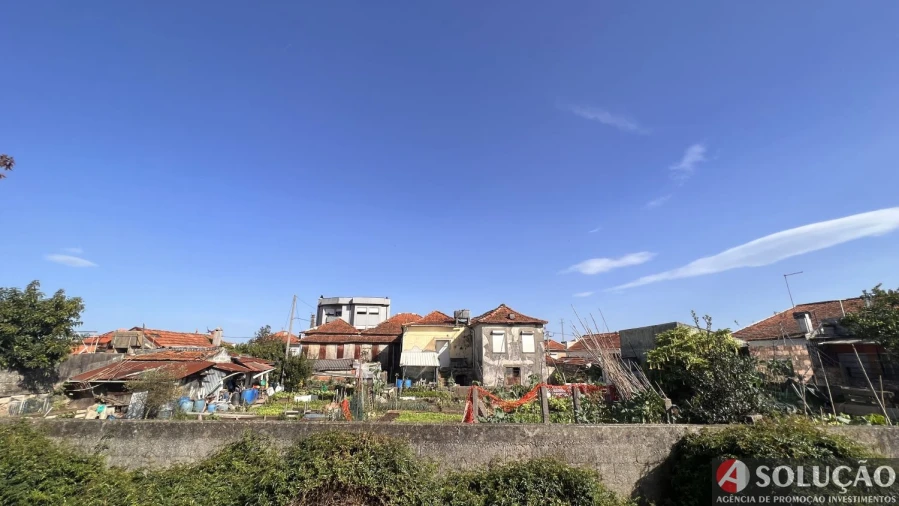 Moradia T6 para Venda em Oliveira do Douro Foto 10