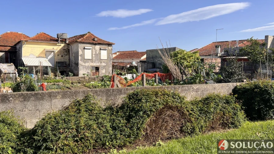 Moradia T6 para Venda em Oliveira do Douro Foto 6