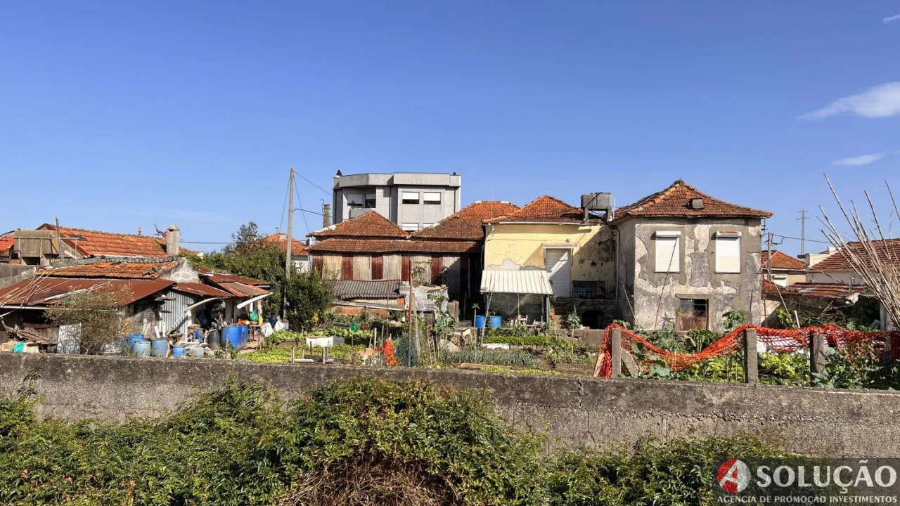 Moradia T6 para Venda em Oliveira do Douro Foto 11