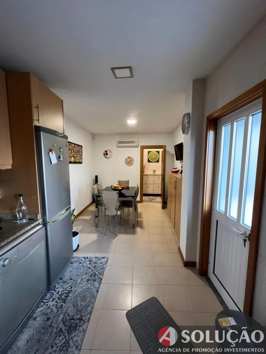 Moradia T3 para Venda em Oliveira do Douro Foto 19