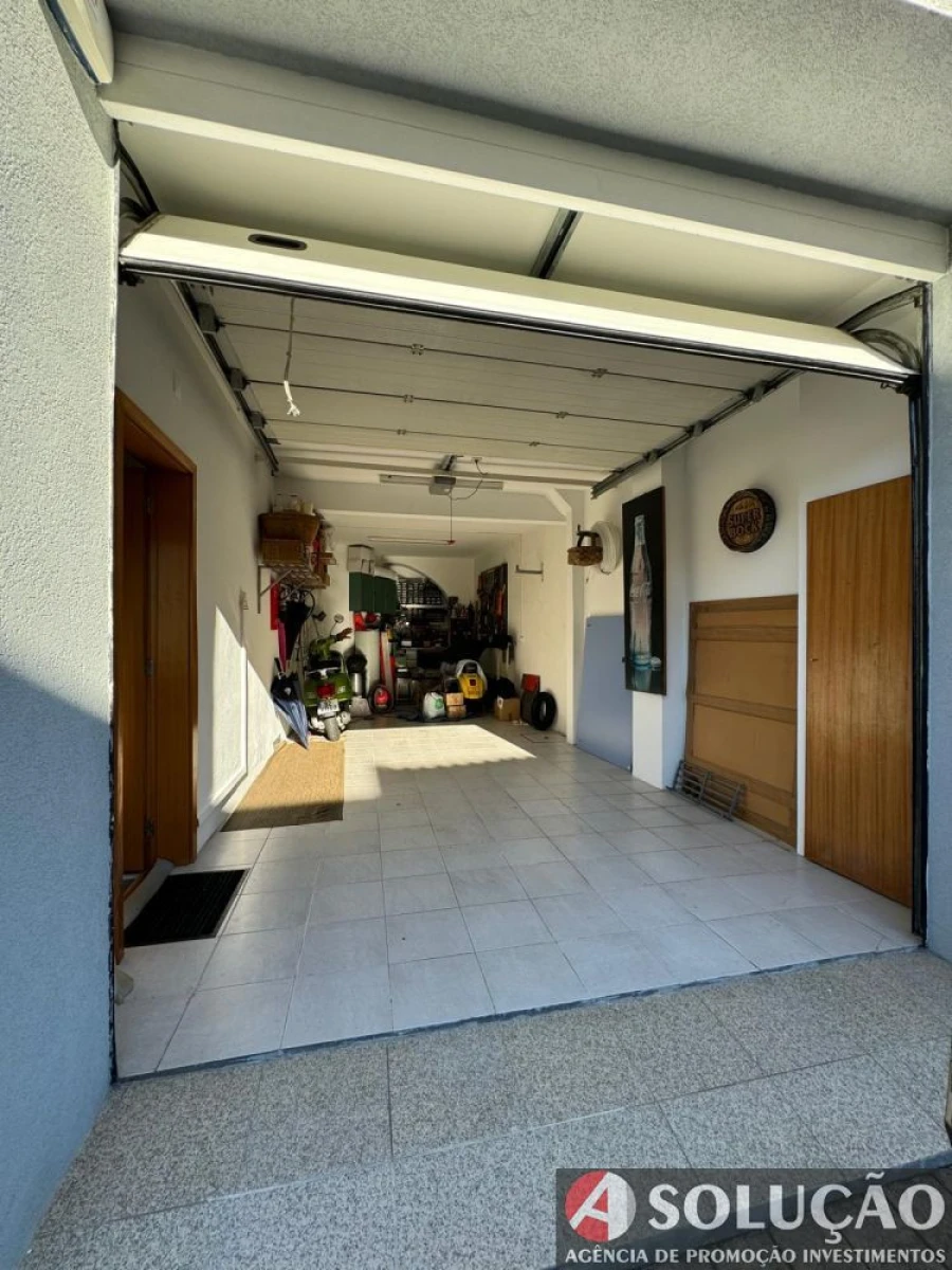 Moradia T3 para Venda em Oliveira do Douro Foto 35