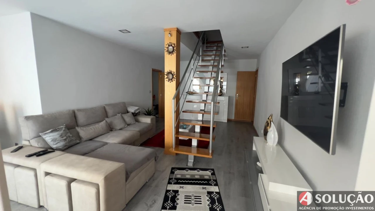 Moradia T3 para Venda em Oliveira do Douro Foto 4