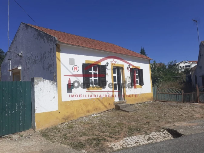 Moradia T2 para Venda em Lamas e Cercal Foto 4