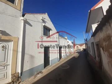 Moradia T3 para Venda em Alenquer (Santo Estêvão e Triana)