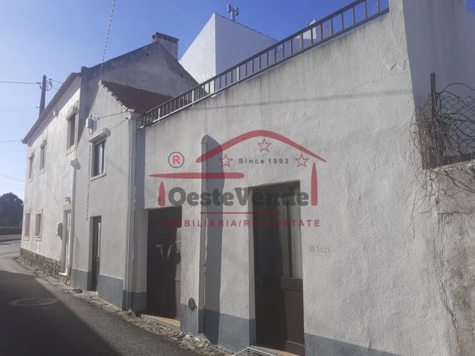 Moradia T3 para Venda em Alenquer (Santo Estêvão e Triana) Foto 2