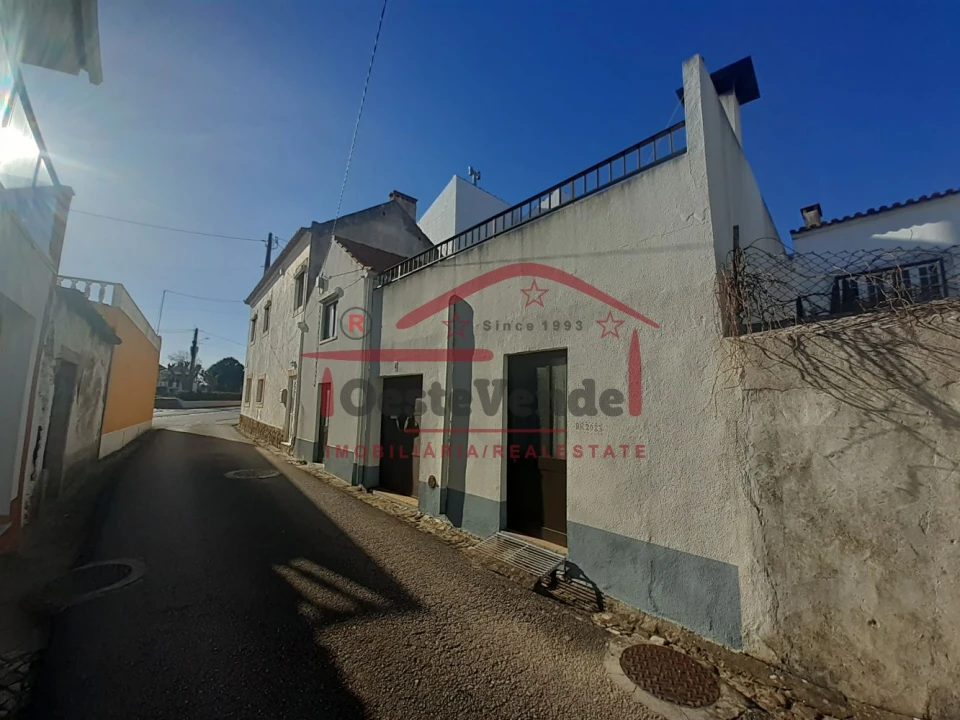 Moradia T3 para Venda em Alenquer (Santo Estêvão e Triana) Foto 1