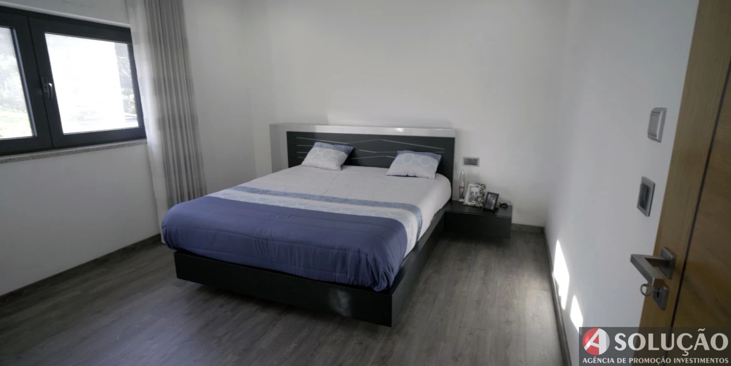 Moradia T4 para Venda em Carquere Foto 33