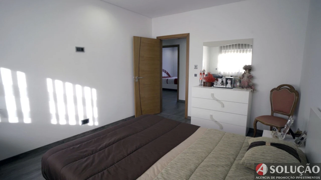 Moradia T4 para Venda em Carquere Foto 38