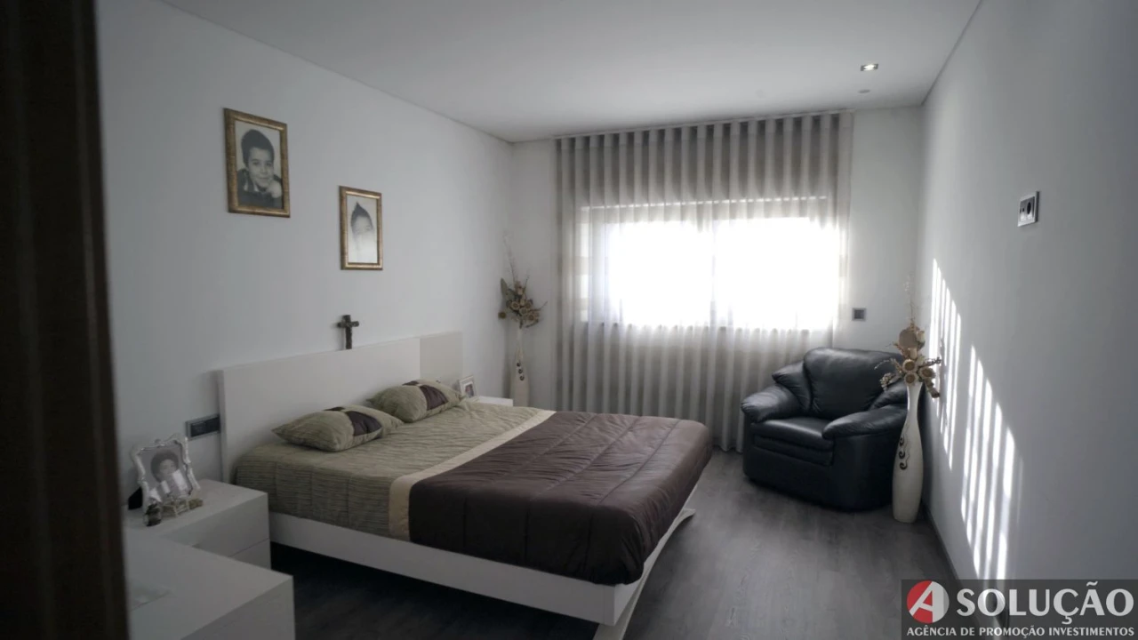 Moradia T4 para Venda em Carquere Foto 39