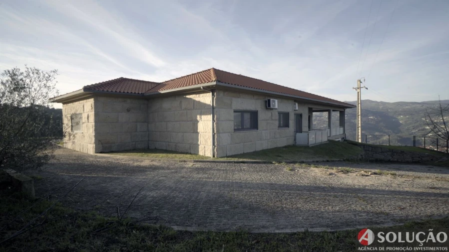 Moradia T4 para Venda em Carquere Foto 3