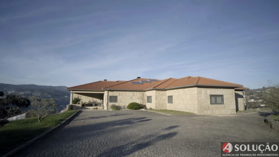 Moradia T4 para Venda em Carquere Foto 1