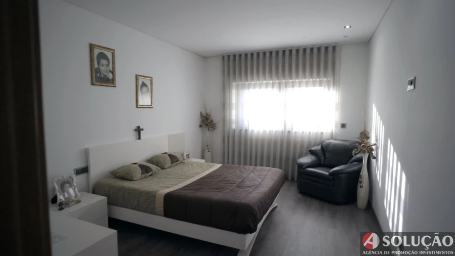 Moradia T4 para Venda em Carquere Foto 39