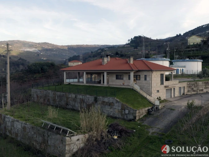 Moradia T4 para Venda em Carquere Foto 48