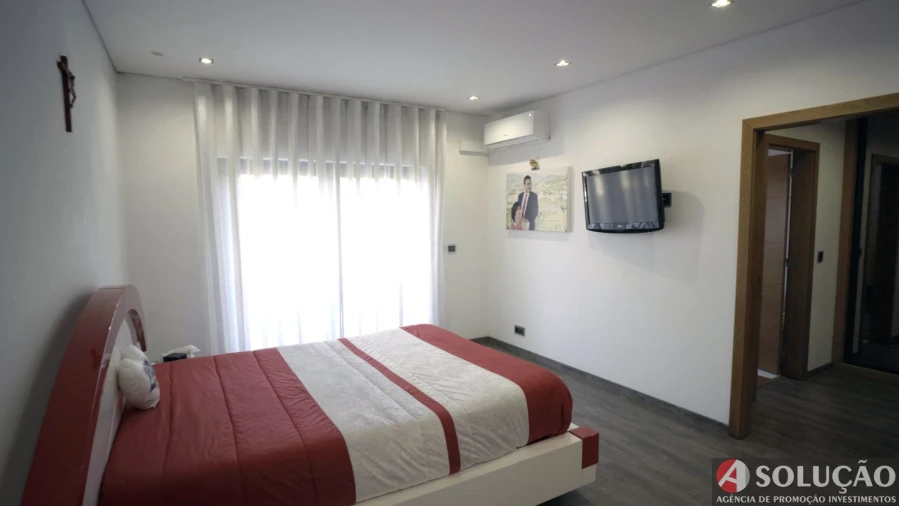 Moradia T4 para Venda em Carquere Foto 27