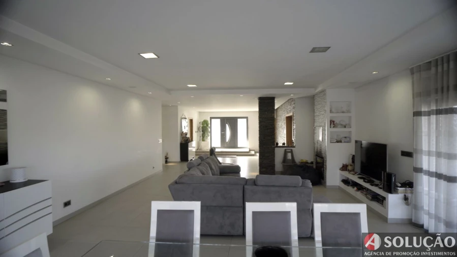 Moradia T4 para Venda em Carquere Foto 9