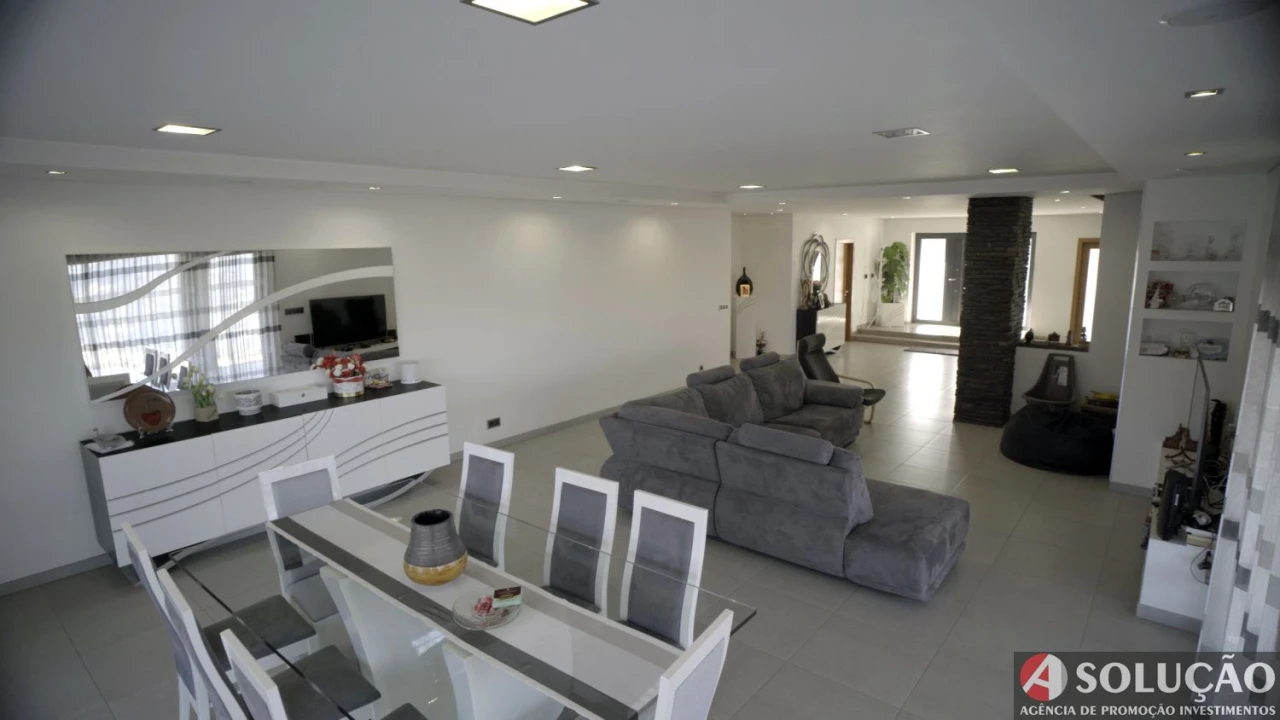 Moradia T4 para Venda em Carquere Foto 7