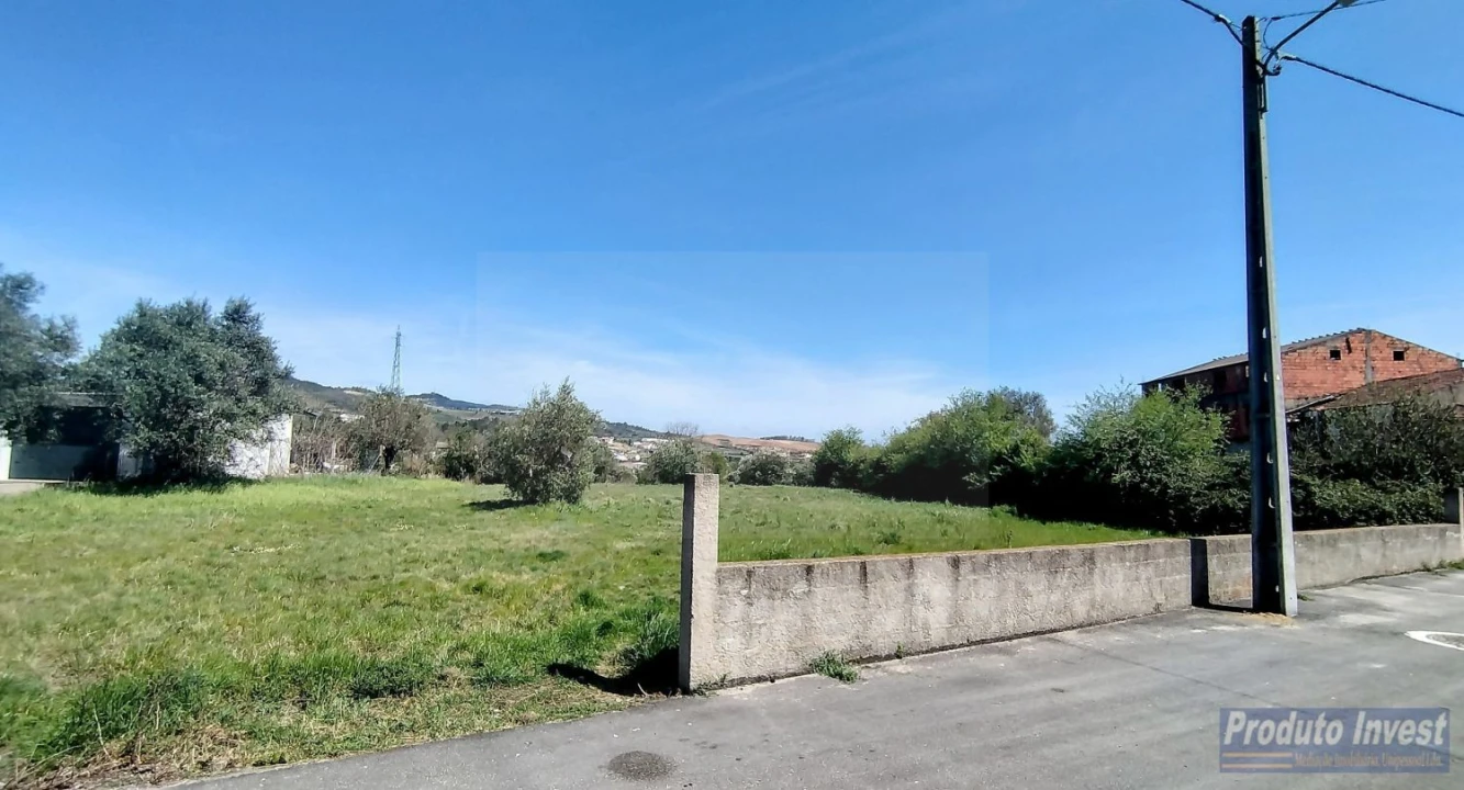 Terreno para Venda em Alcaria Foto 1